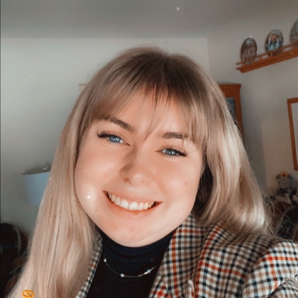 Meet your Posher, Claire - Picture 1 of 1